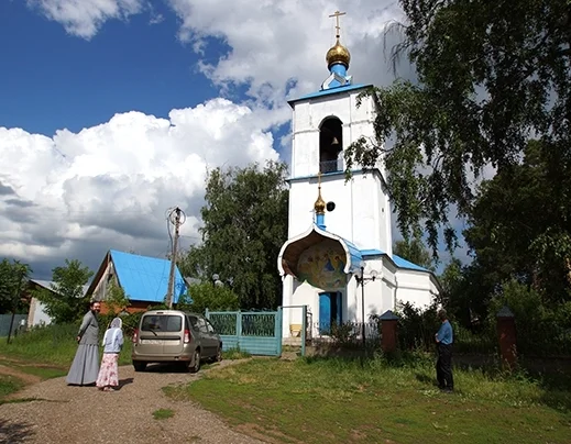 ПОМОЛИТЬСЯ В ХРАМЕ